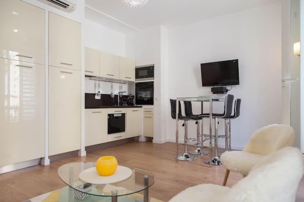 #28 1 Bdr Flat Ac Balcony Hper Central 10Mins To Beach & Old Town Nizza Esterno foto