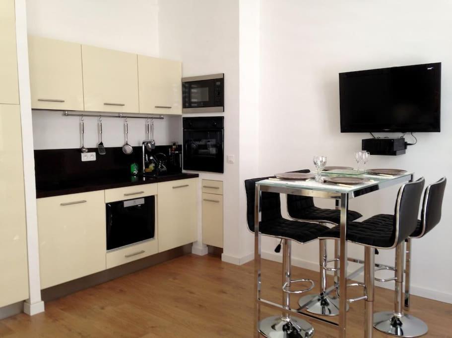 #28 1 Bdr Flat Ac Balcony Hper Central 10Mins To Beach & Old Town Nizza Esterno foto